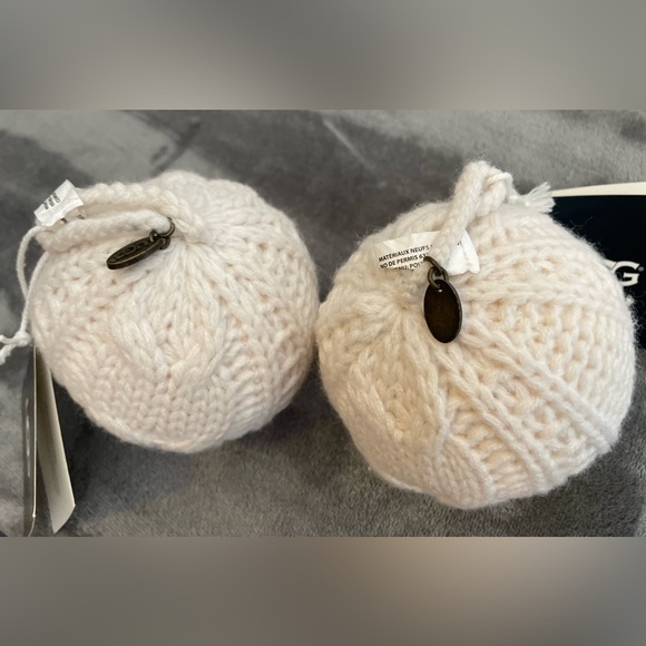 UGG ornaments - set of 2 cream cable knit sweater balls with UGG tags - Picture 2 of 4